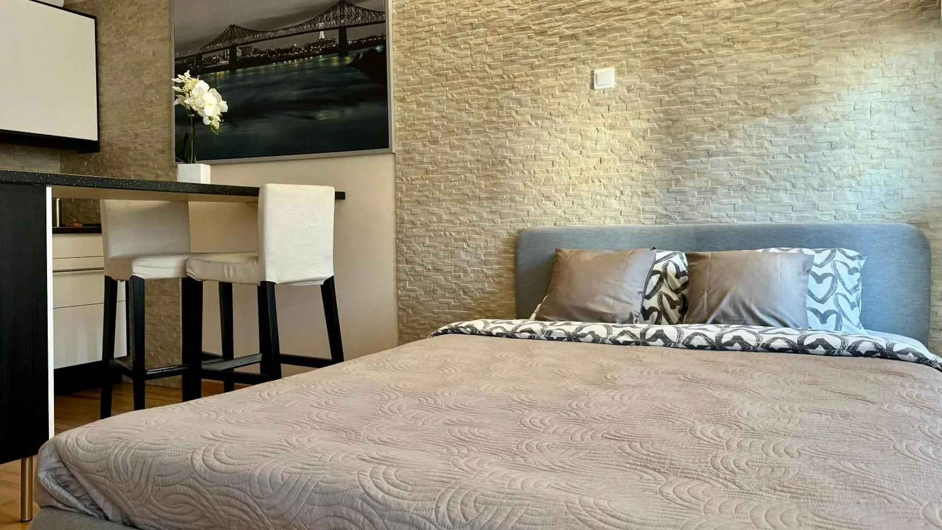K22 Postepu 10 Chopin Airport Apartment Warsaw Poland